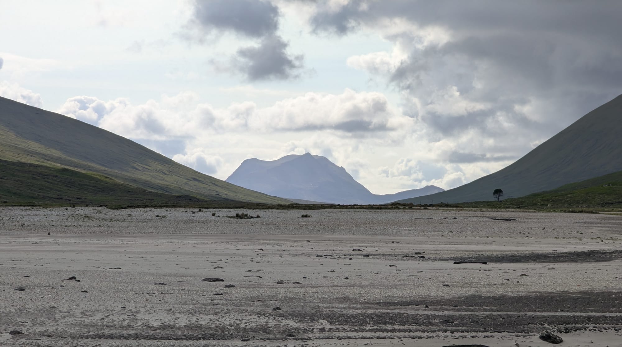 Loch Fannich shoreline.jpg